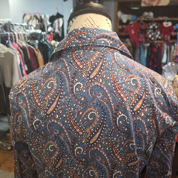 Womens Cinch Button Up Top - Picture 6 of 8